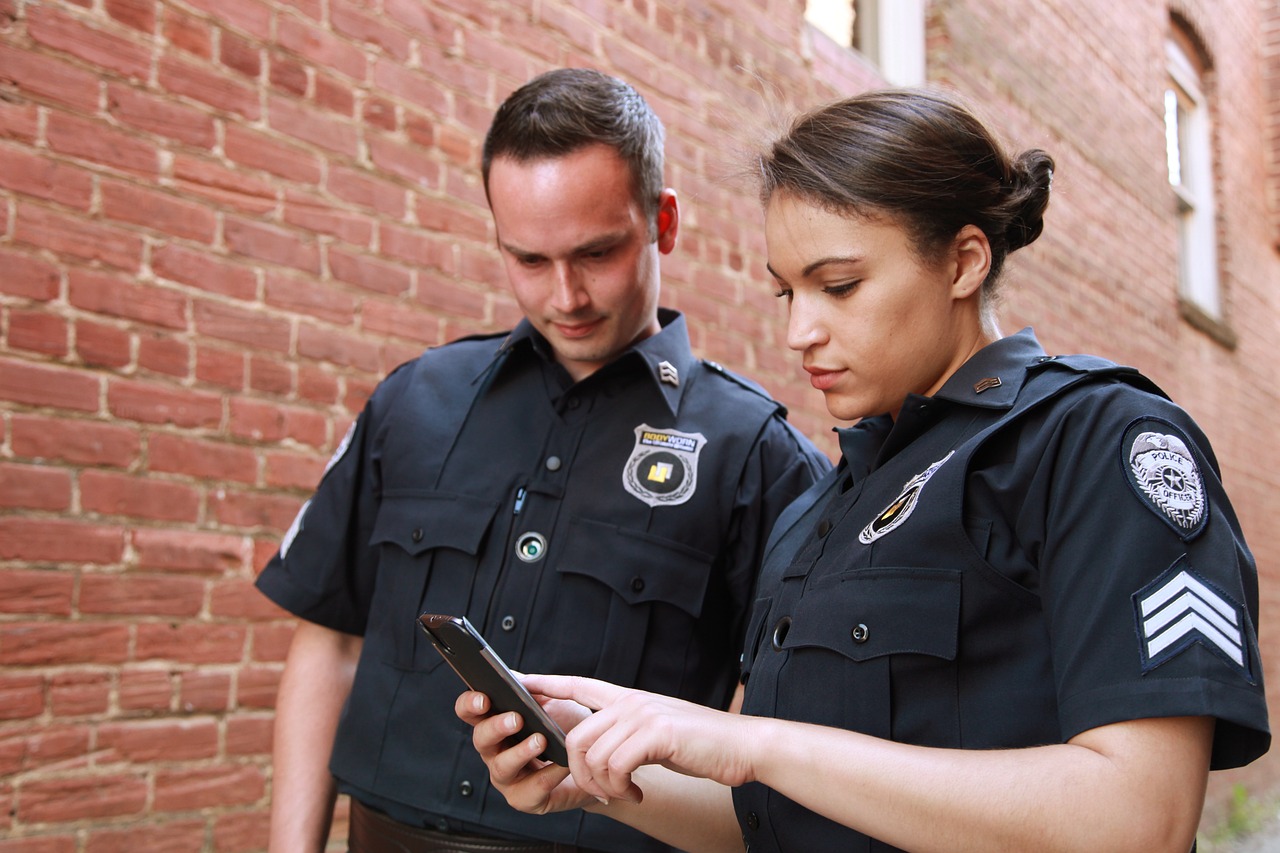 警官最新版，新时代警务工作者的必备指南，新时代警务精粹，警官必备实战指南