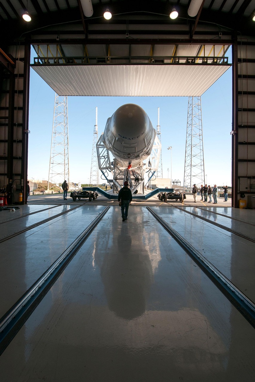 SpaceX星舰试飞推迟，背后的原因与精准评估，SpaceX星舰试飞推迟，背后的原因分析与精准评估揭秘