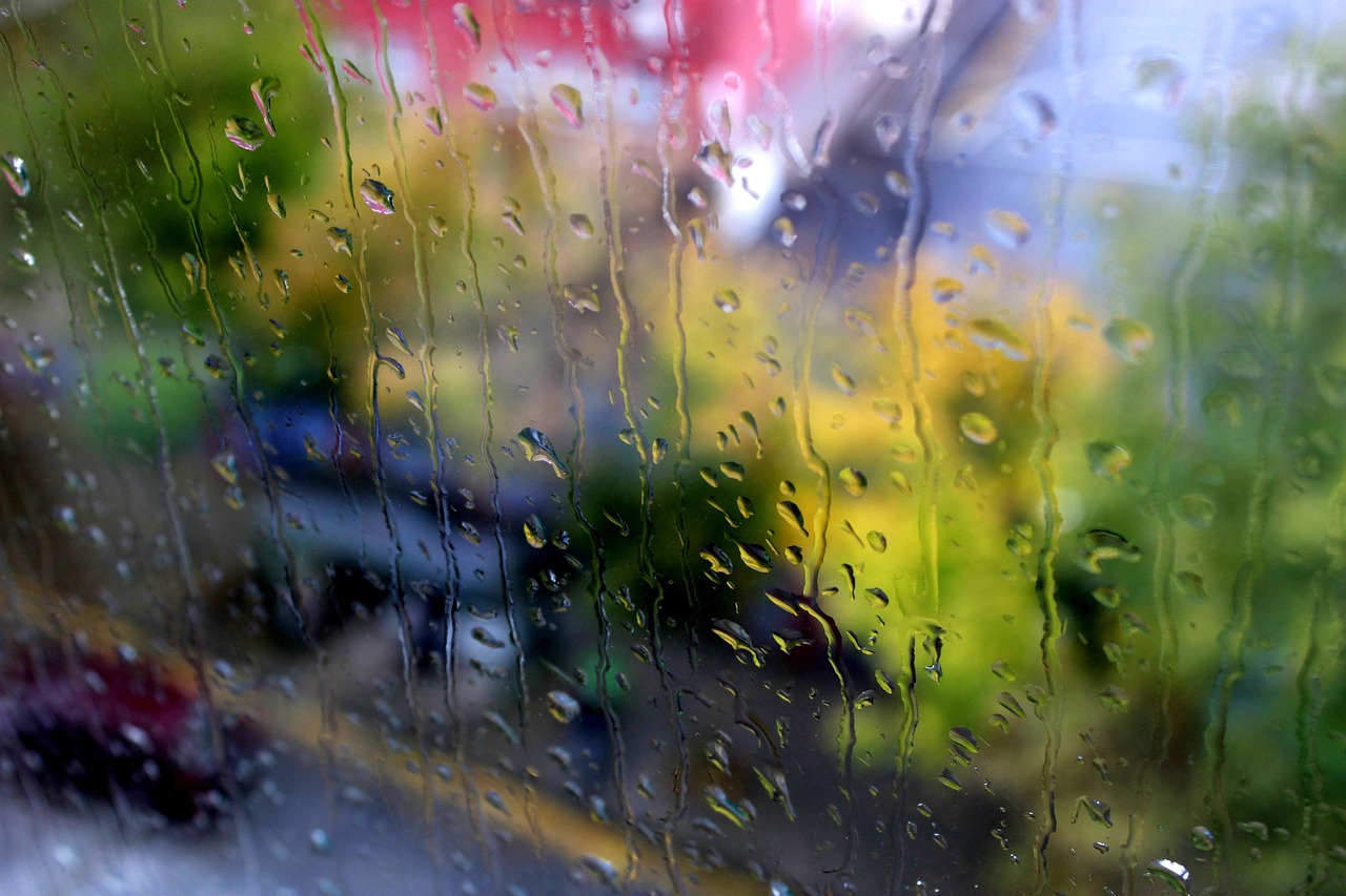 中央气象台发布暴雨橙色预警，广东、广西等地局地有特大暴雨